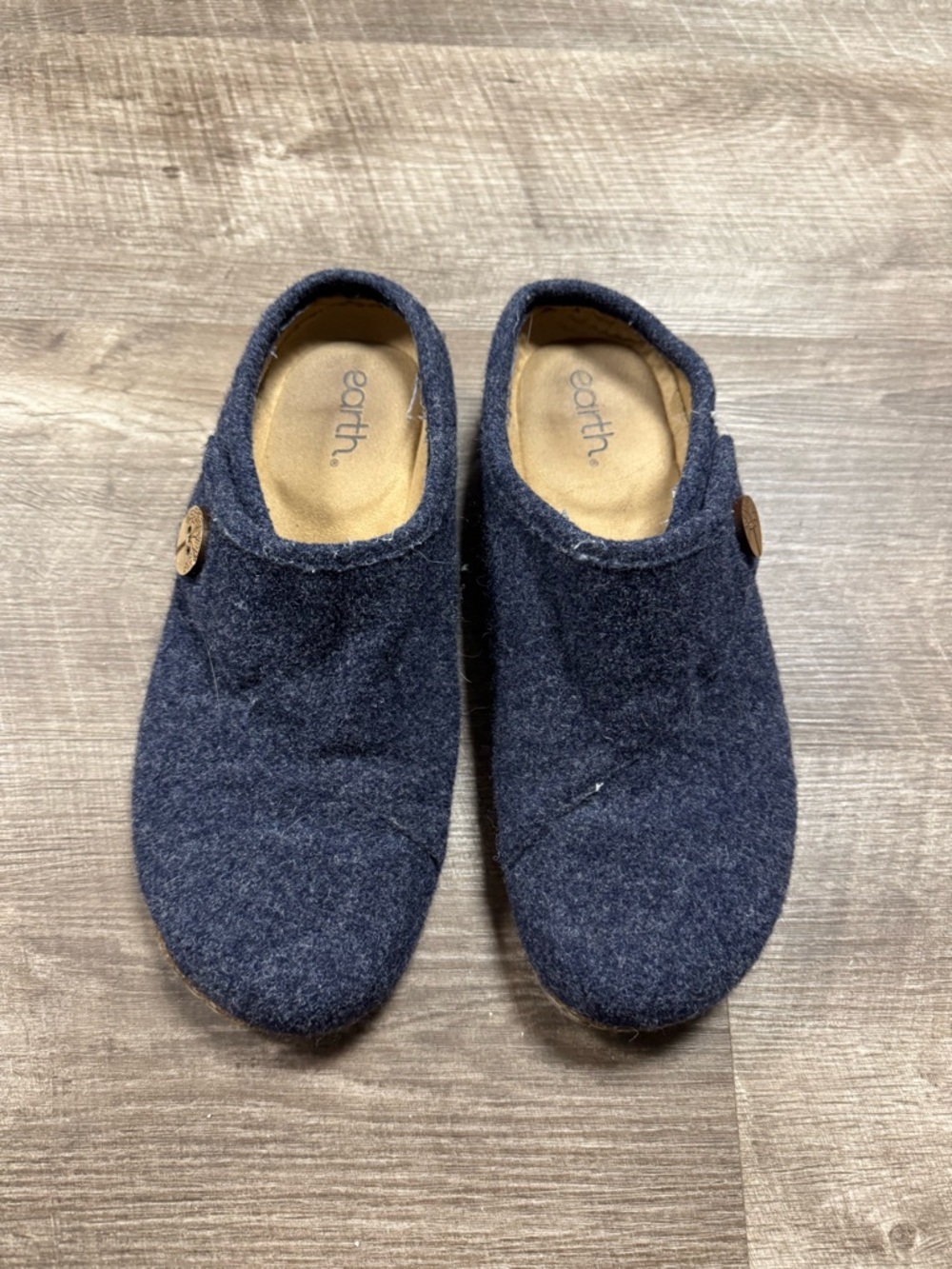 Earth Ezra2 Blue Clogs Size 9